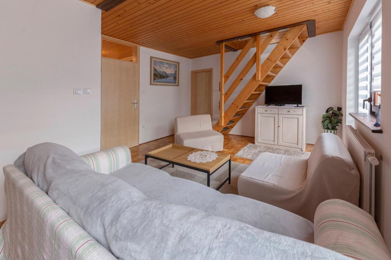 Apartma Mikelj Appartamento *